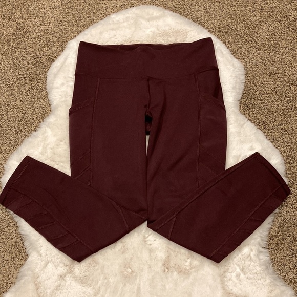 Athleta Tall Slash Stealth 7/8 Tight Legging - Size Medium - Picture 8 of 14